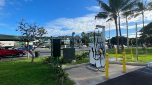 ハワイアン・エレクトリック、オアフ島でEV用急速充電器の設置を拡大